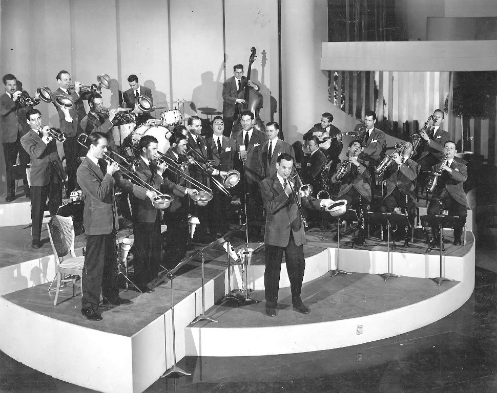 Glenn Miller and His Orchestra set artwork